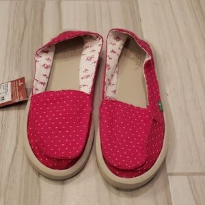 Sanuk slip ons